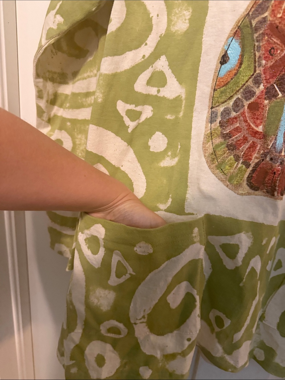 Epic Kawaii Artisan Hand Painted Cat Print Tunic in Olive & White with Pockets - Picture 8 of 9
